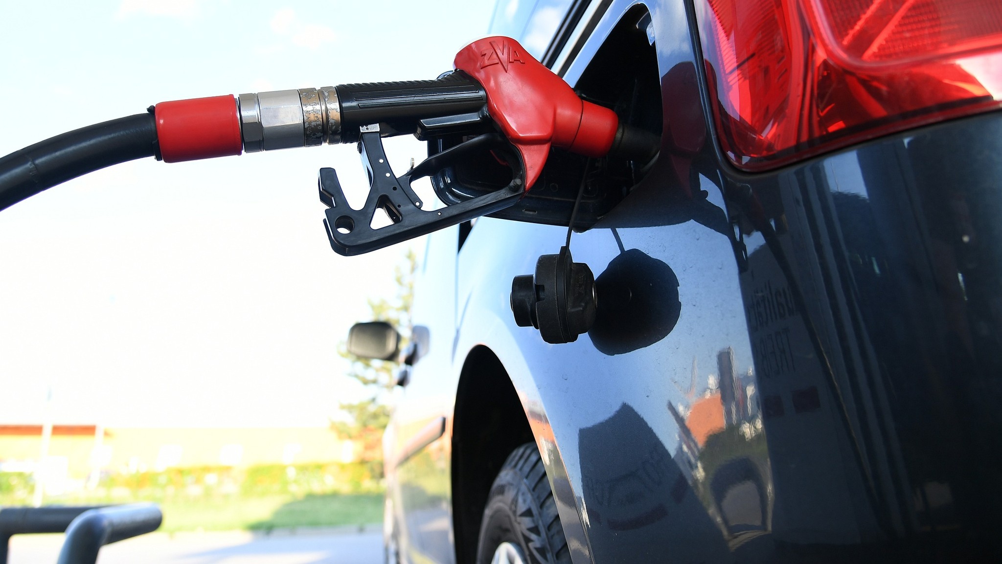 Staat kassiert mit - Jetzt runter mit den viel zu hohen Spritpreisen!