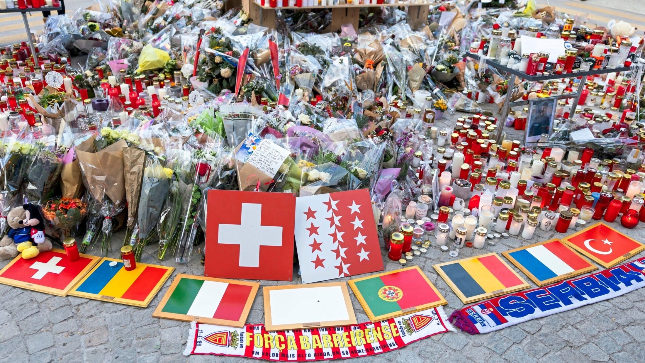 Nach Katastrophe: - Die Schweizer Skipartys tragen diesmal Trauerflor