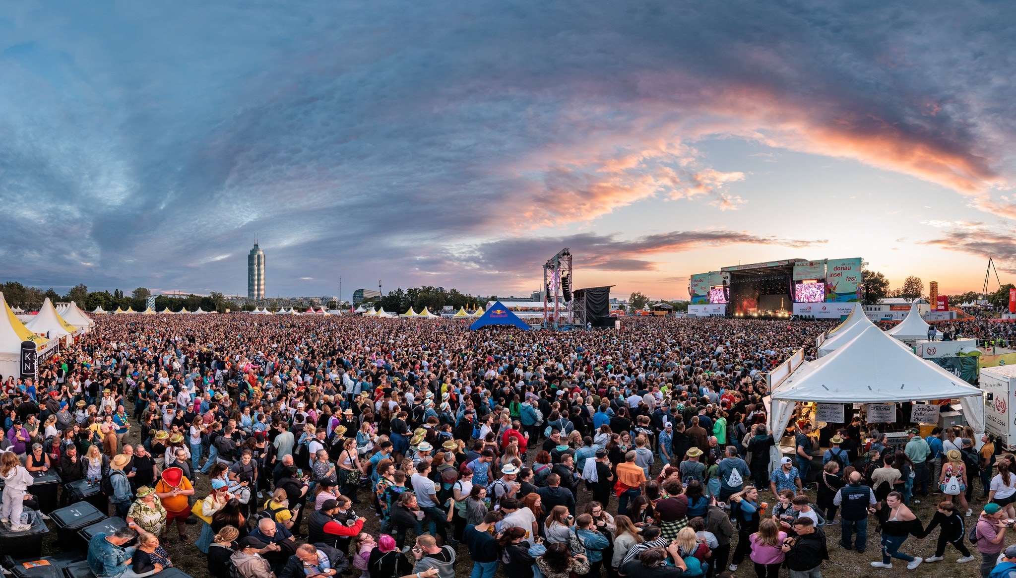 Nacht kühlt ab - Donauinselfest: So wird das Wetter heute Abend