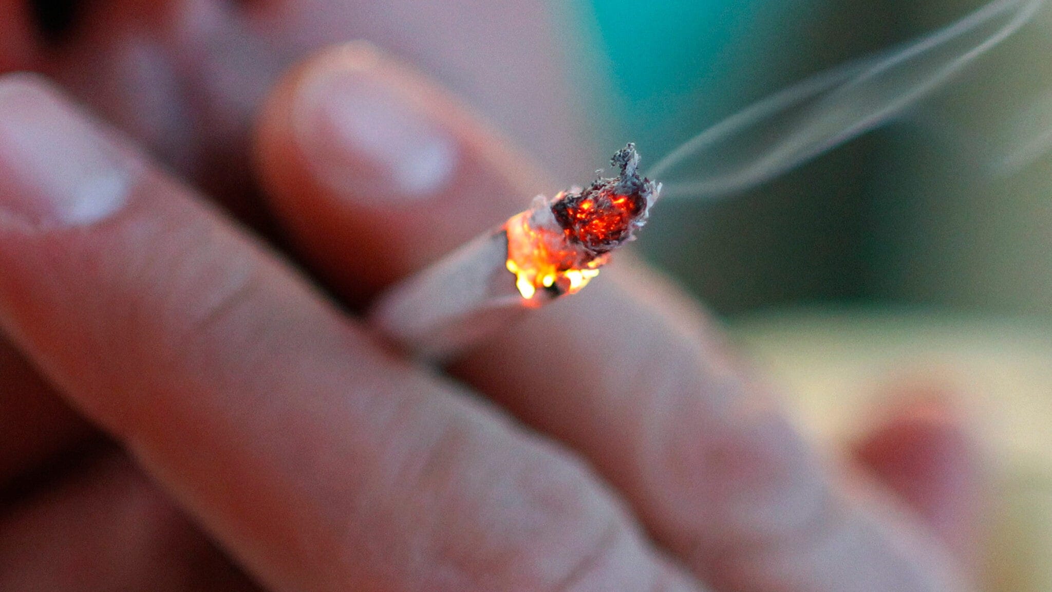 Alarmierende Studie - Psyche, Knochen: So schadet Rauchen der Gesundheit