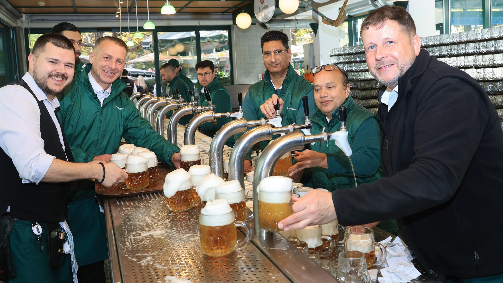 „Krone“ enthüllt - Über 6 Euro? Das kostet Krügerl im Schweizerhaus