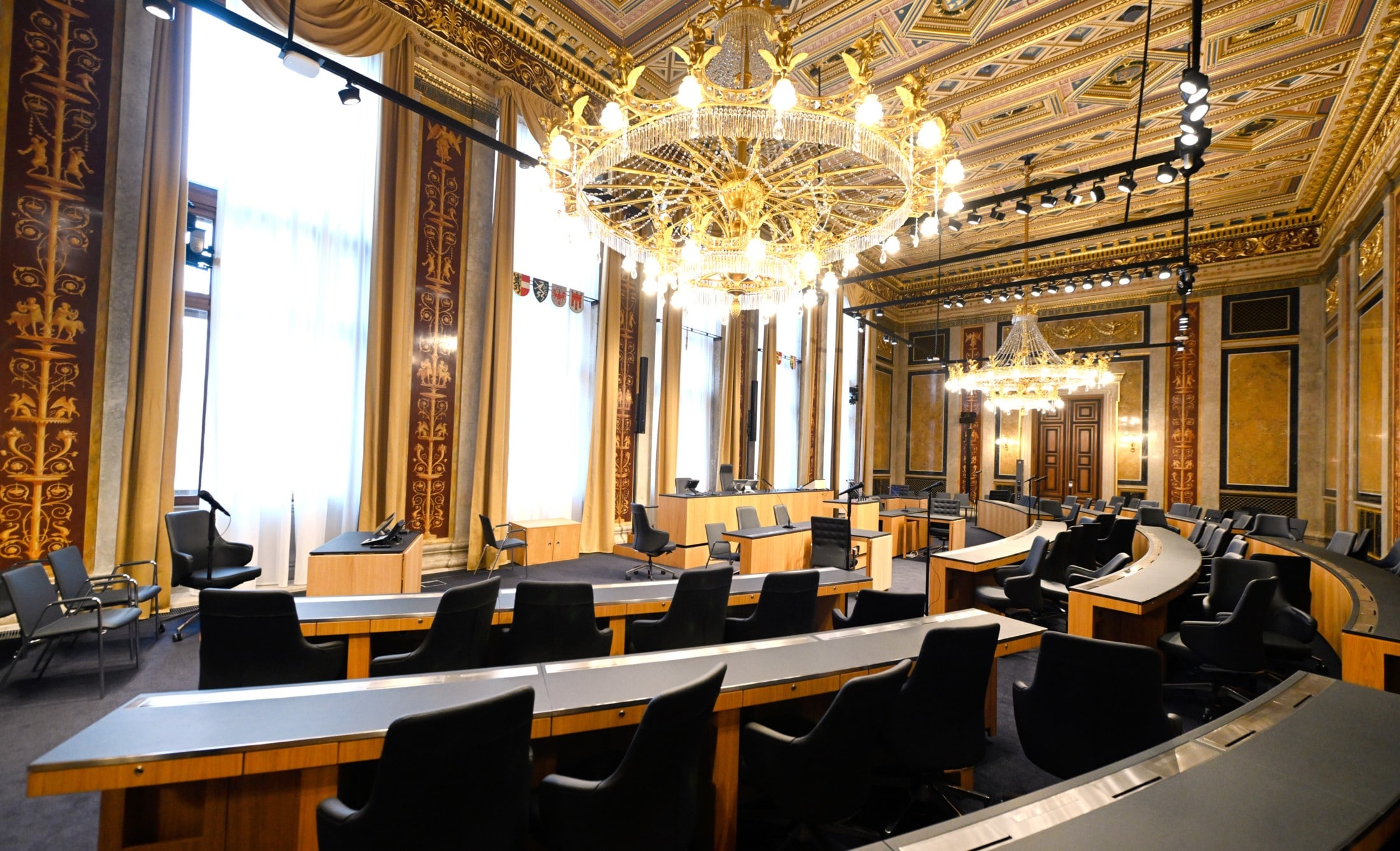 Nach interner Klausur - Pinke Planspiele: NEOS wollen Bundesrat abschaffen