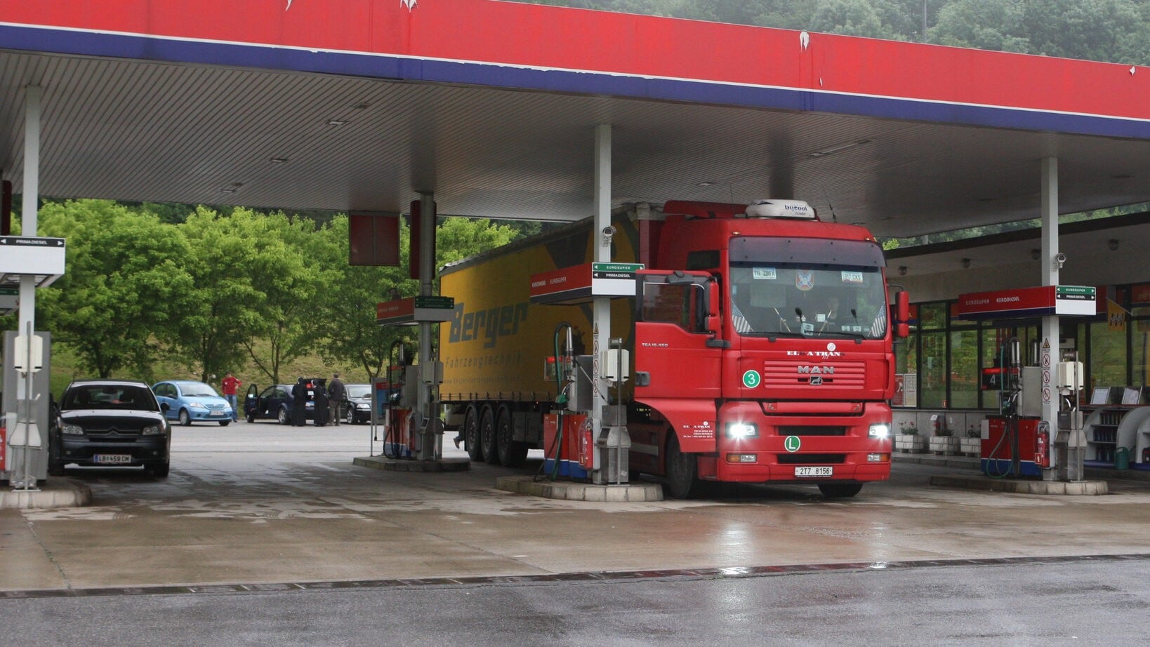 EU-Kommission drohte - Slowakei: Tanken für Ausländer wieder billiger