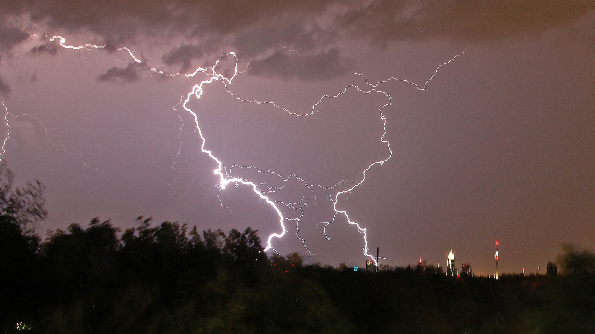 Land Steiermark warnt - Zehn Tropen-Nächte in Folge: Heute drohen Gewitter