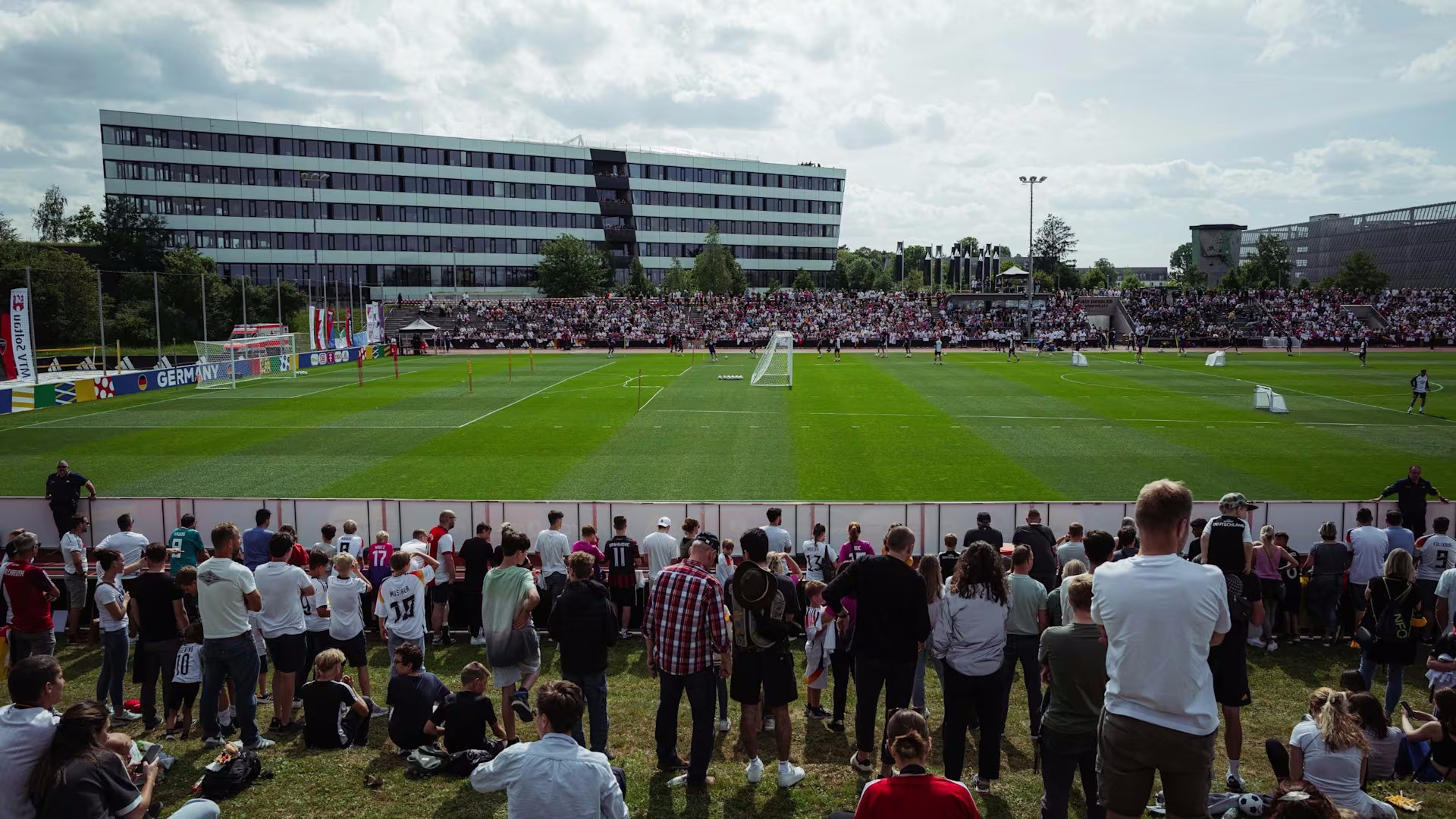 Trainingslager - LASK wandelt auf den Spuren der DFB-Mannschaft