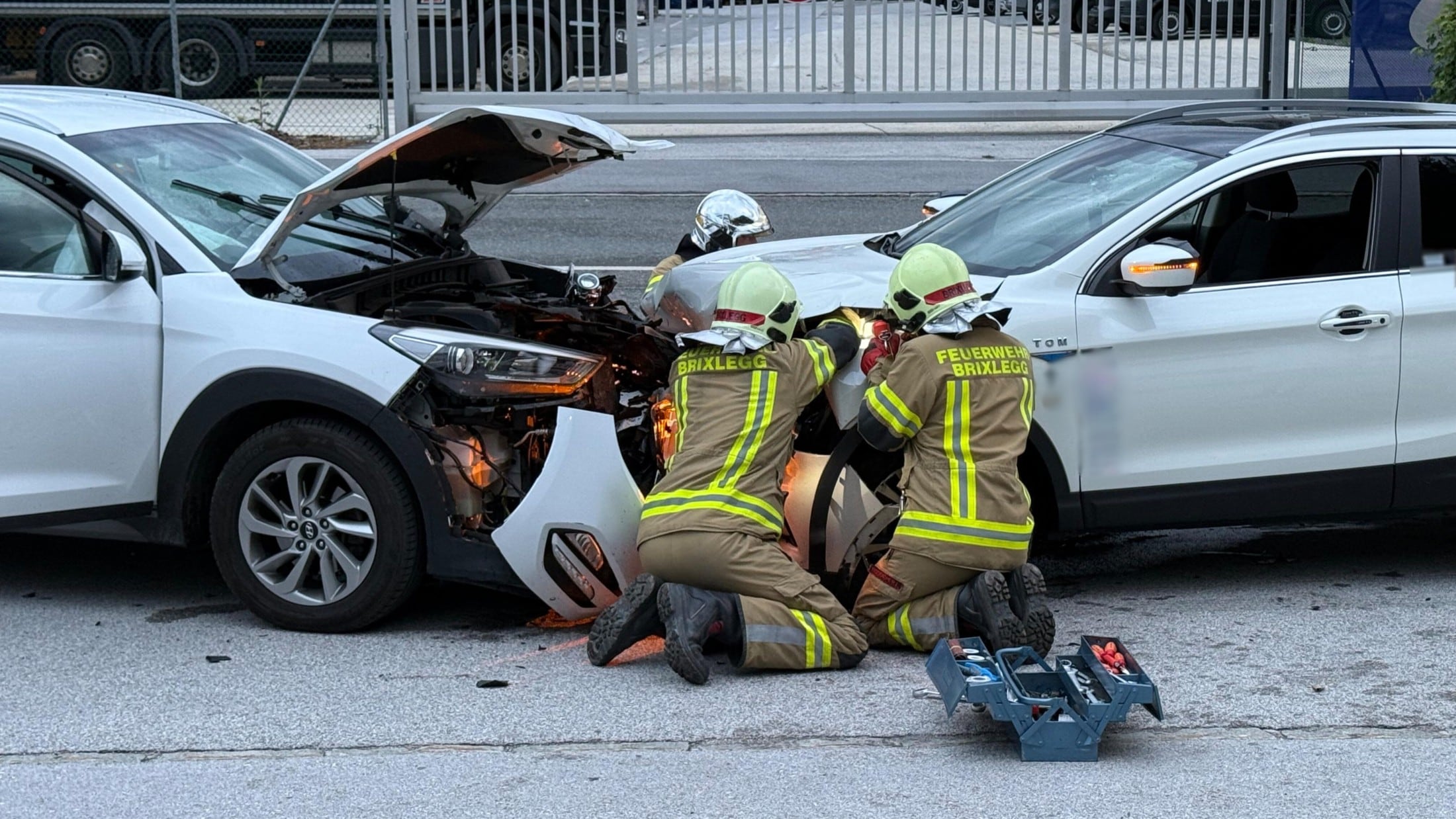 Kontrolle verloren - Parkendes Auto gerammt, als Insasse telefonierte