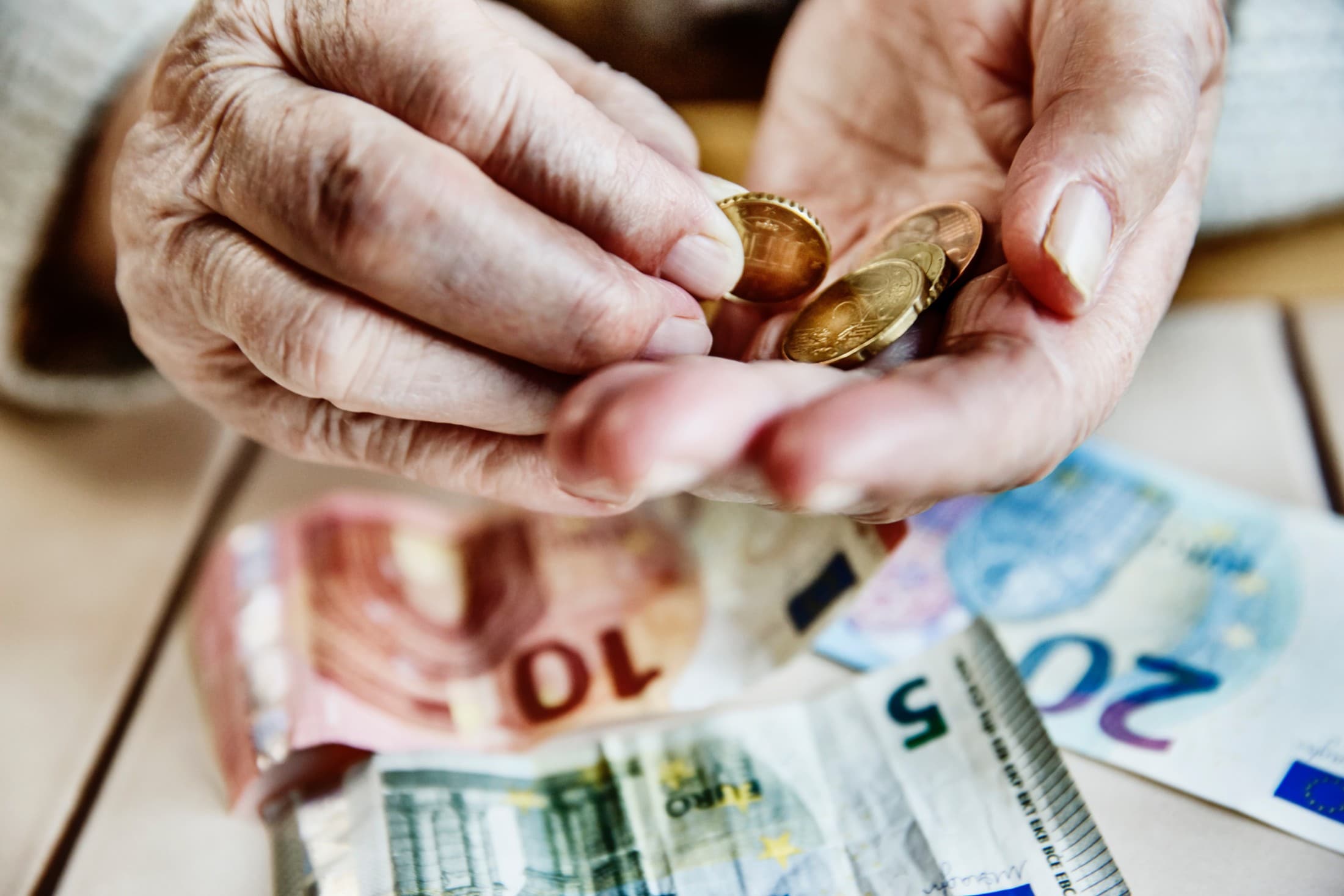 Trend an der Kassa - Bezahlen digitaler: Warum Bares dennoch bleibt