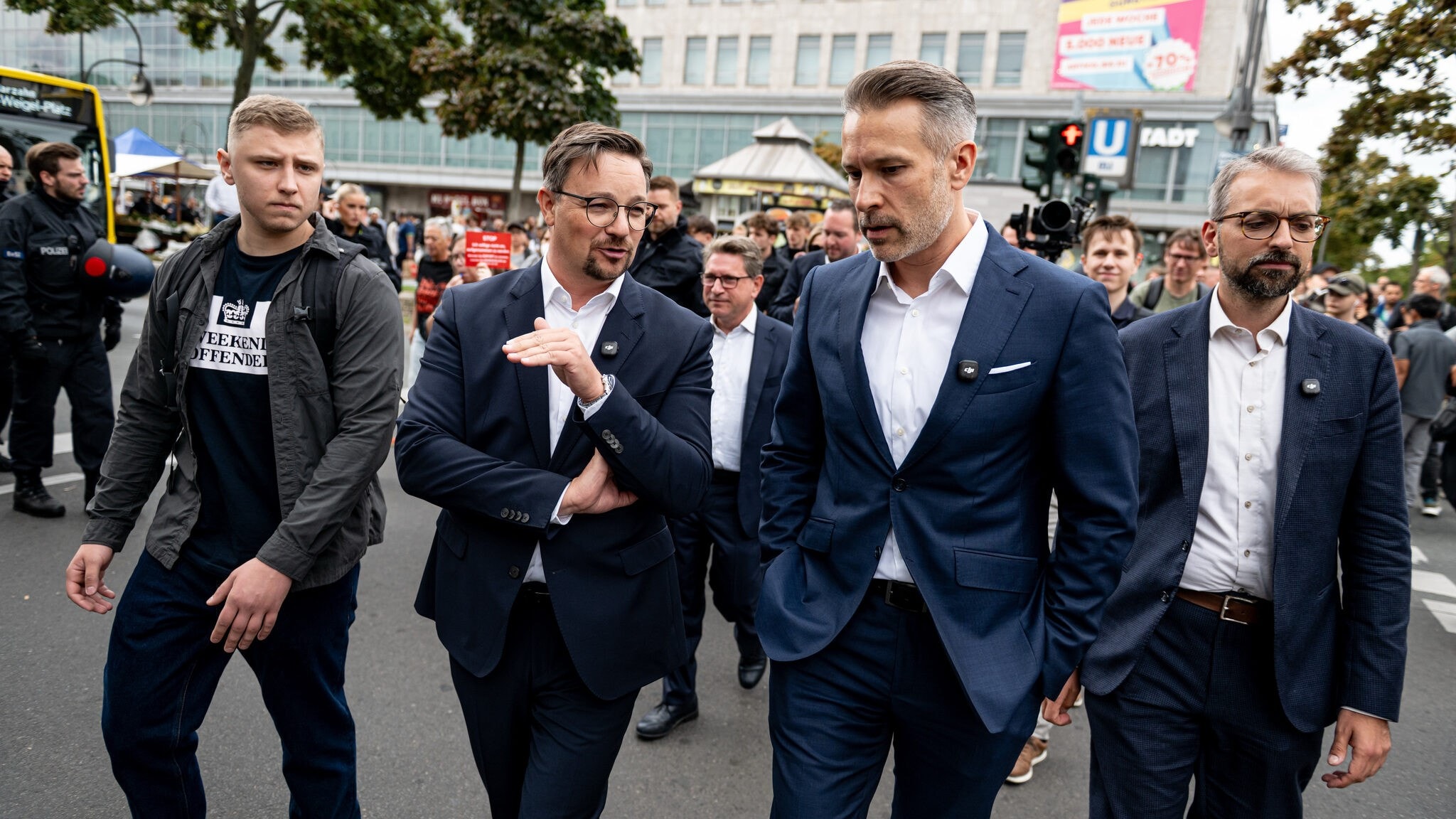 Mitten im Wahlkampf - „Haut ab!“: Proteste bei Besuch der FPÖ in Berlin