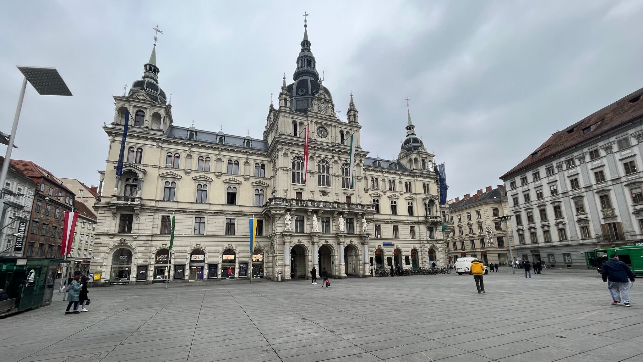 Erste Sparmaßnahmen - Graz in Finanznot: Im Rathaus regiert Unsicherheit