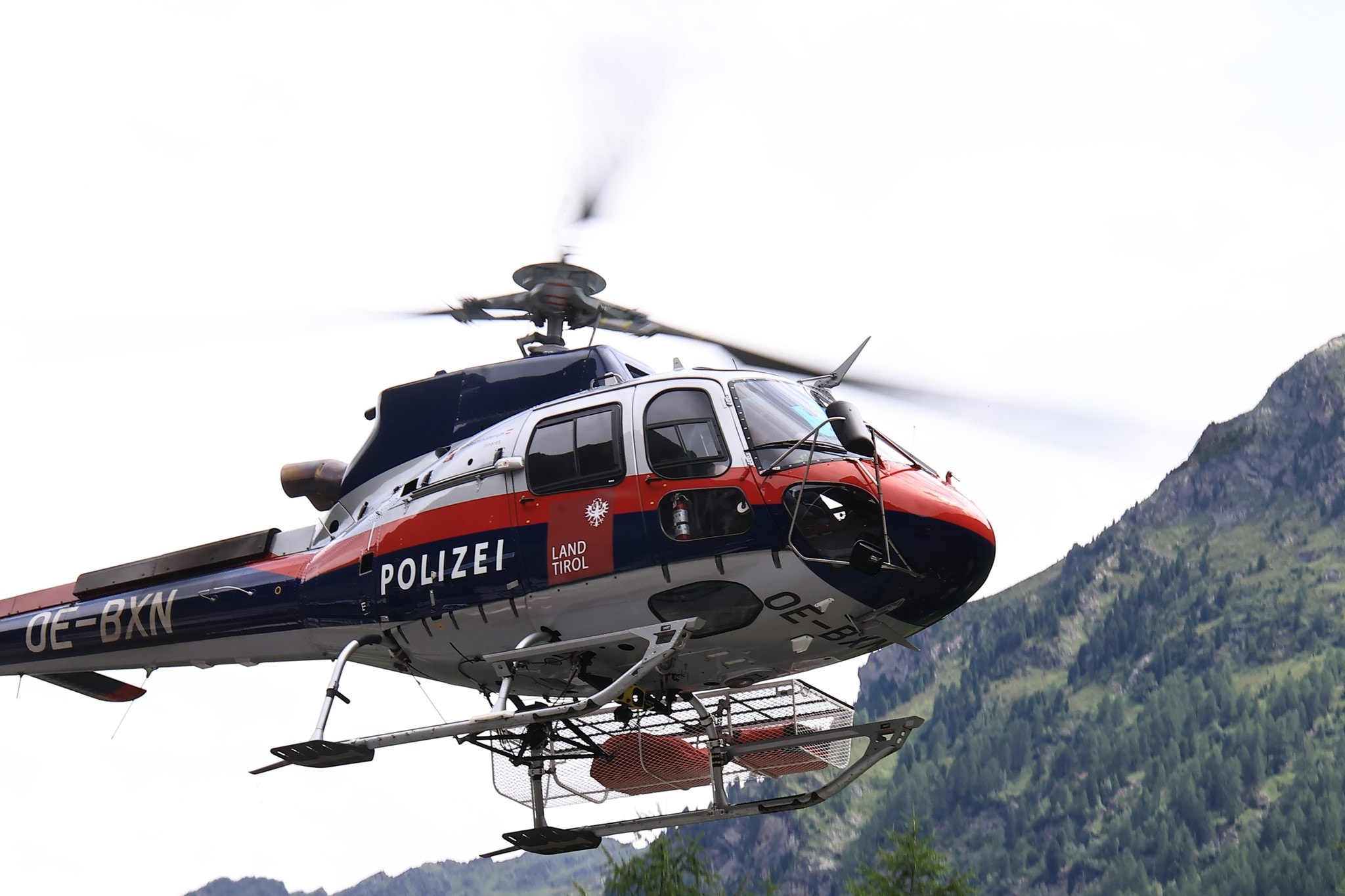 Polizei gefordert - Erschöpft, orientierungslos: „Heli-Taxi“ gerufen