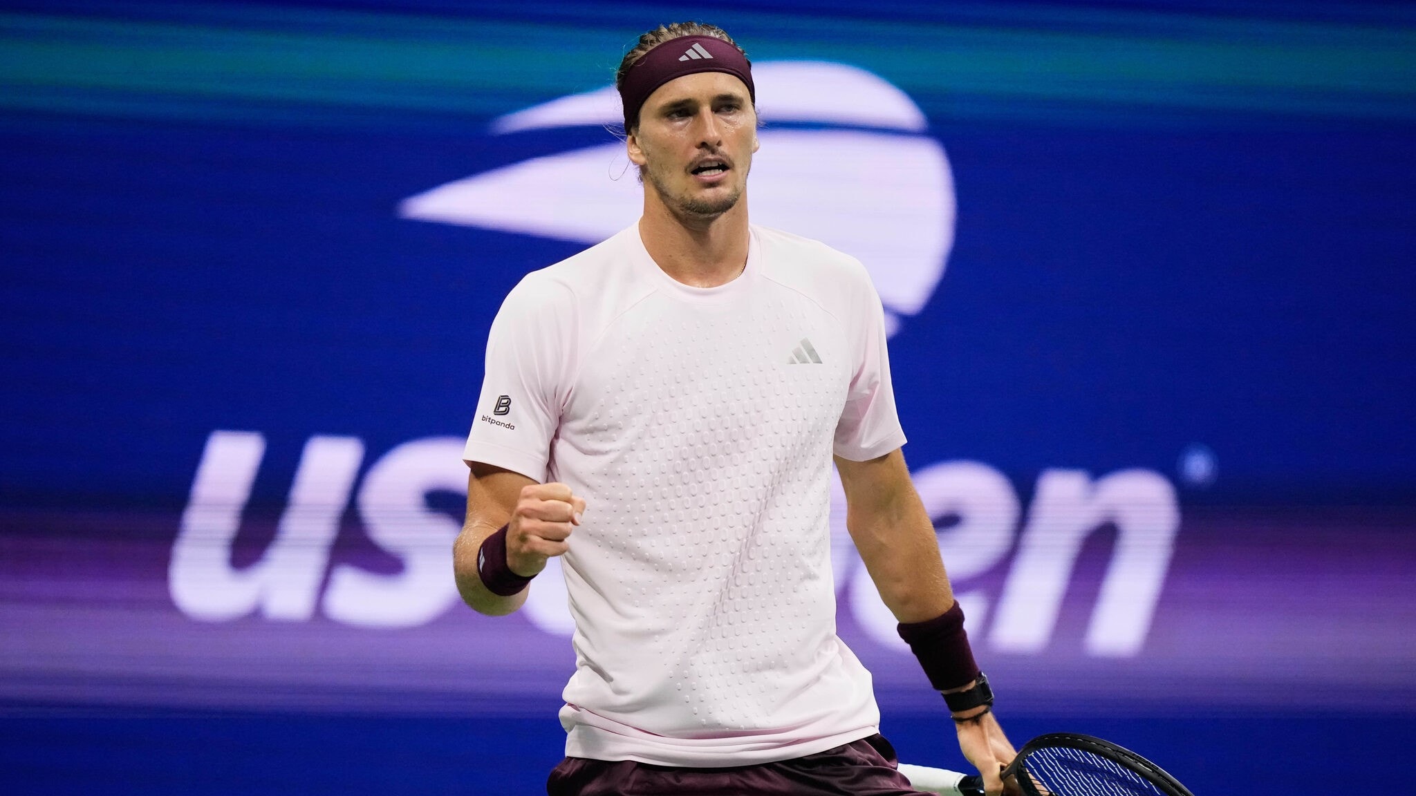 Fünf-Satz-Krimi - Alexander Zverev plagt sich in die dritte Runde