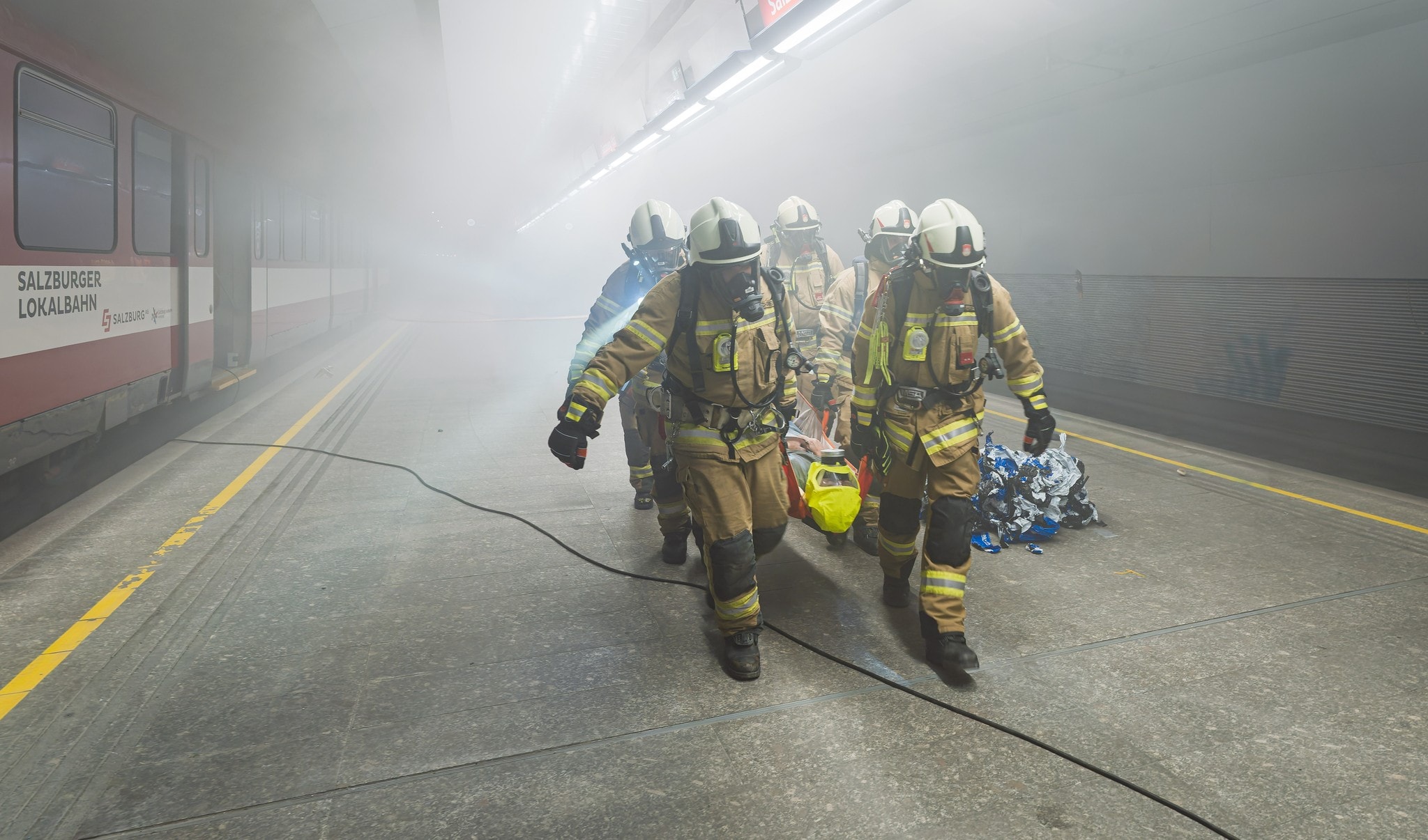 Brand im Bahnhof - Feuerwehr absolvierte spektakuläre Großübung